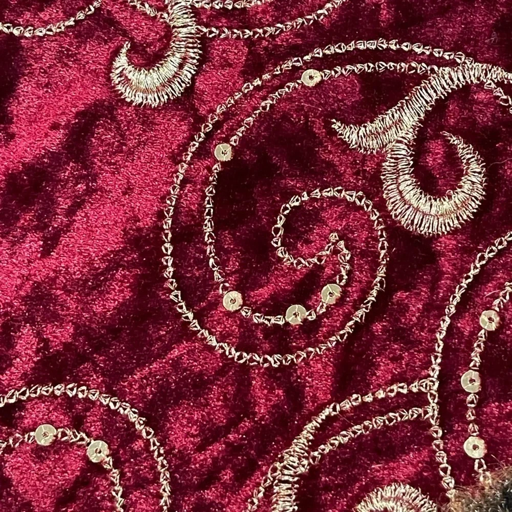 Valery Madelyn Christmas Tree Skirt 48 inch With Gold Scrolling Sequins Fur